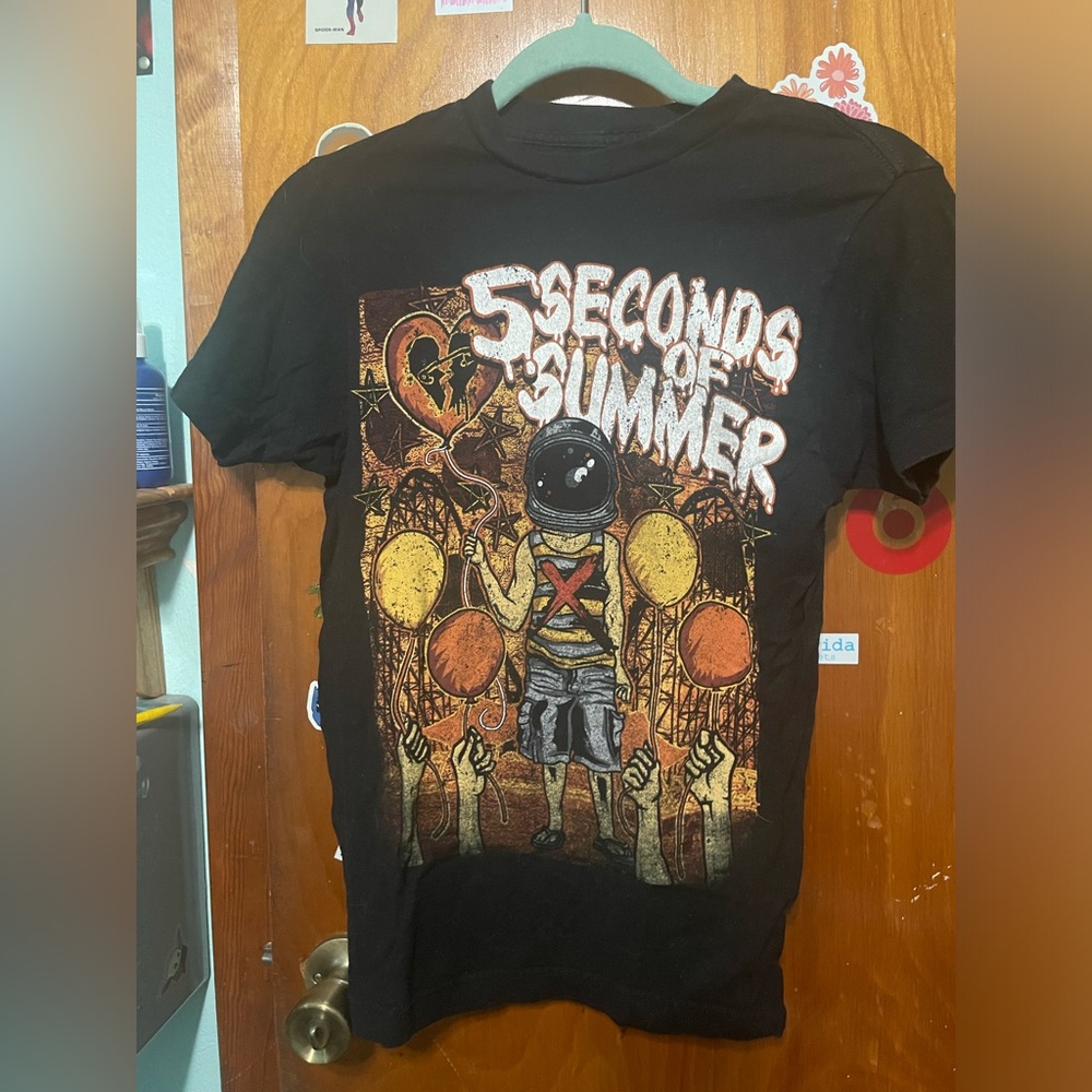 5 seconds of summer band t-shirt